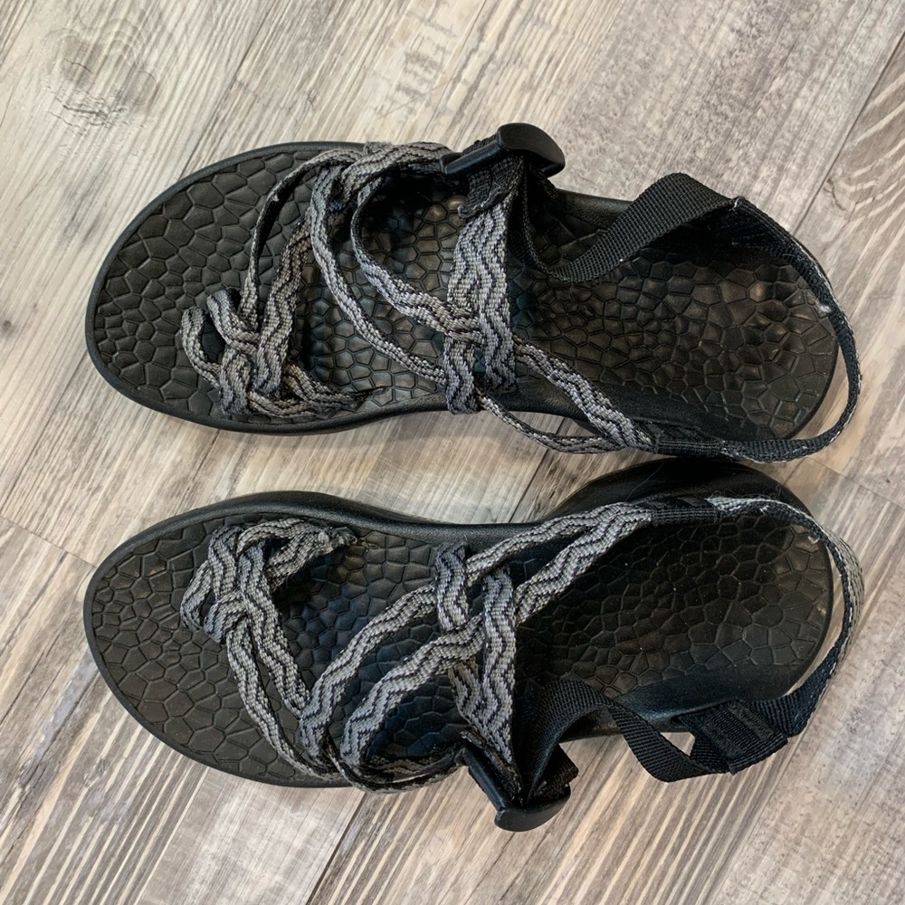 Chaco women’s size 6 double strap eco tread